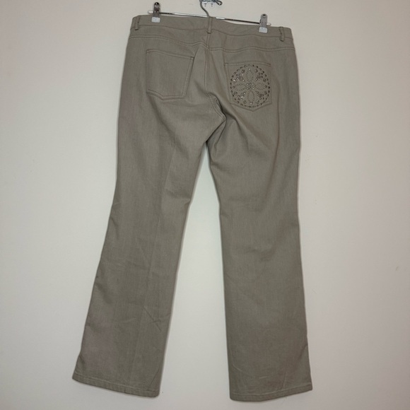 ST. JOHN Rhinestone Bedazzled Pocket Cream Boot Cut Kick Jeans - Picture 5 of 8